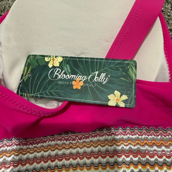 Blooming Jelly - Women’s 2 Piece - Pink - Bikini Set - Size 2XL - Picture 3 of 4